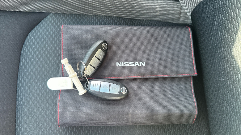 Nissan Qashqai 1.3 DiG-T N-Connecta 5dr [Glass Roof Pack] Petrol Hatchback